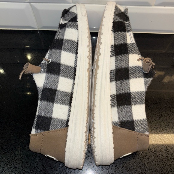 Hey Dude Wendy Buffalo Plaid Shoes Size 9 - Picture 7 of 8